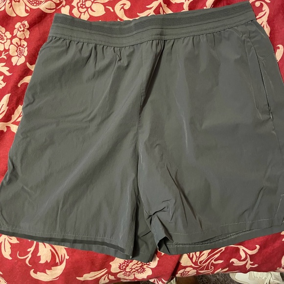 Alphalete Athletics Studio Short 6” Inch Inseam - Picture 1 of 2